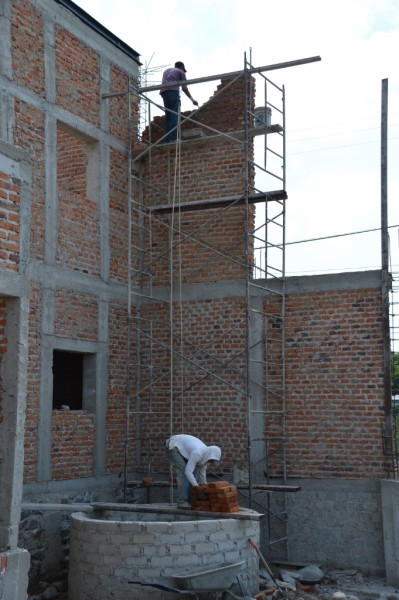 Continuing to build walls on the lake side.