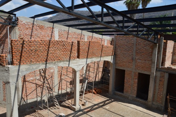 Love this beautiful colonnade . . . adding more wall above.