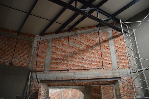 Electrical conduit is being put in place.