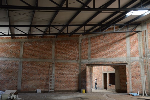 Did you notice the roof??? Yes, it's here and it's installed. It took only a couple of days, once we had the materials.